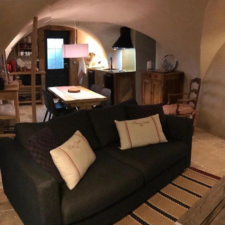 La Suite Lou Le Noyer  Exteriör bild