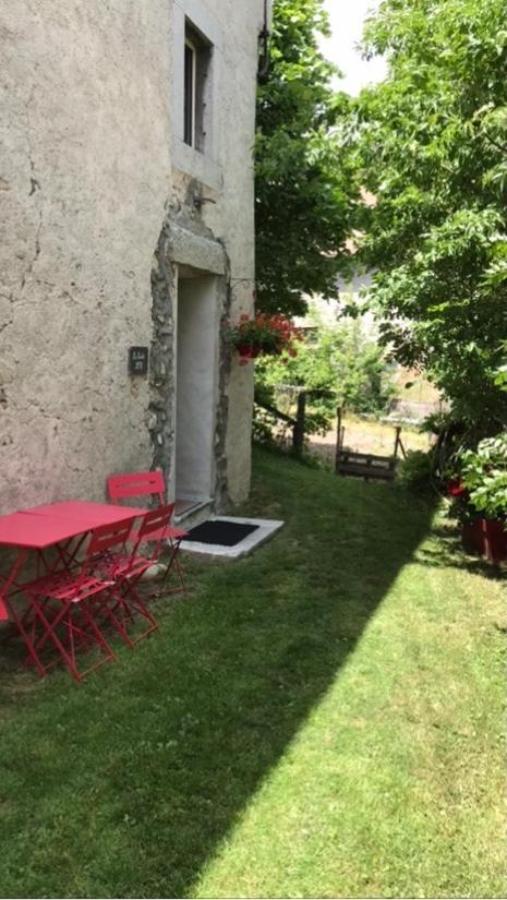 La Suite Lou Le Noyer  Exteriör bild